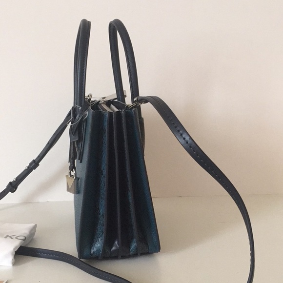 🌟HP🌟MICHAEL KORS “Mercer” Leather Crossbody bag - Picture 3 of 6